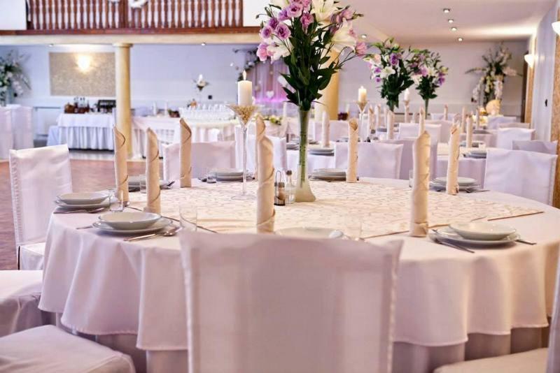Restauracja Hotel Kassandra Września Dış mekan fotoğraf