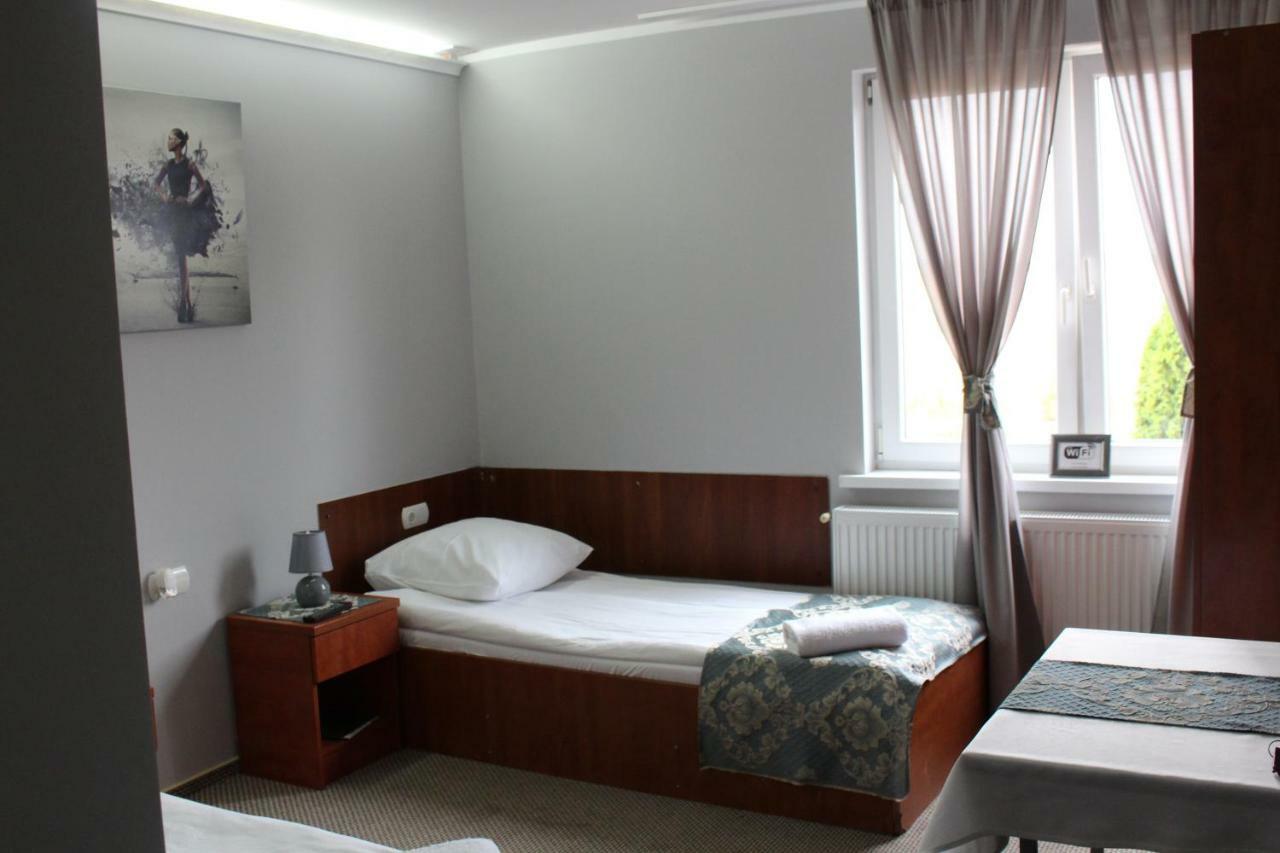 Restauracja Hotel Kassandra Września Dış mekan fotoğraf