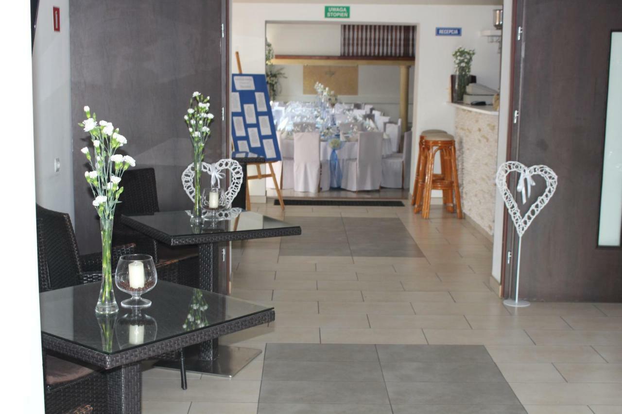 Restauracja Hotel Kassandra Września Dış mekan fotoğraf