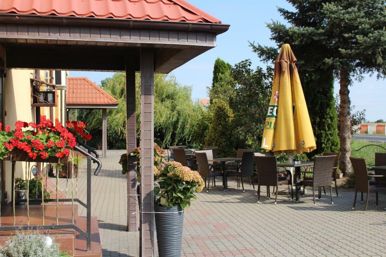Restauracja Hotel Kassandra Września Dış mekan fotoğraf