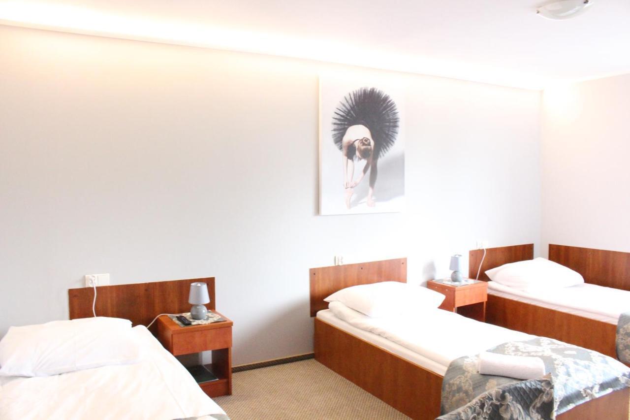 Restauracja Hotel Kassandra Września Dış mekan fotoğraf